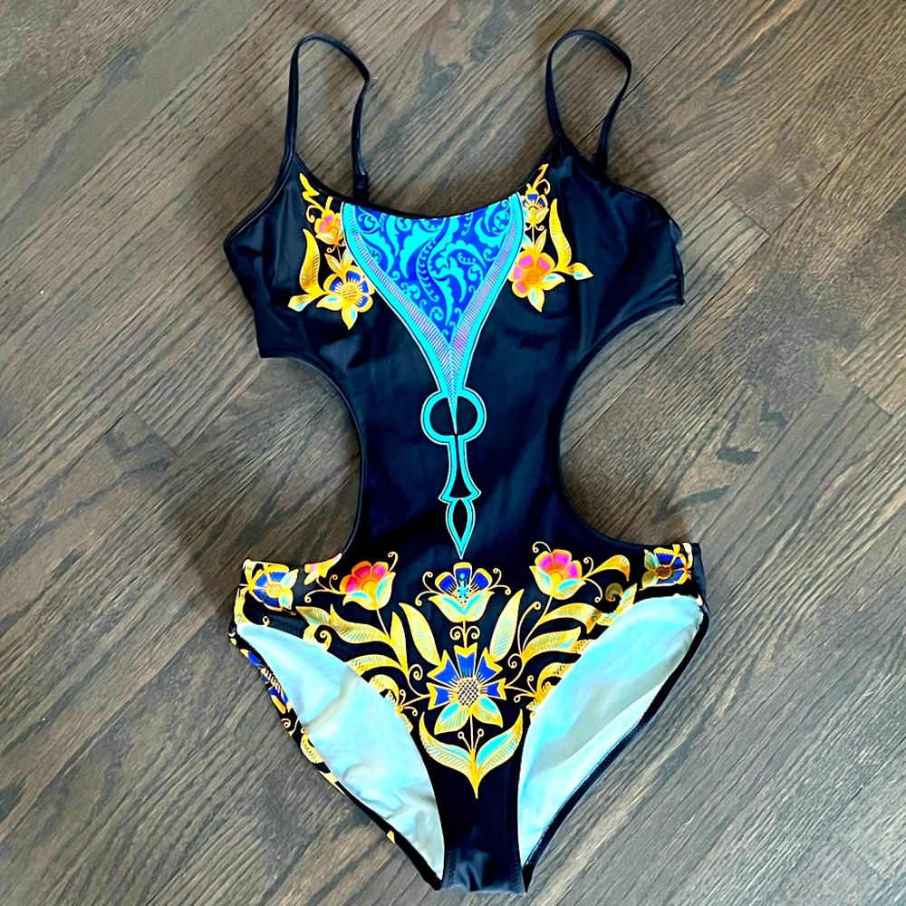 Athleta Monokini Size L